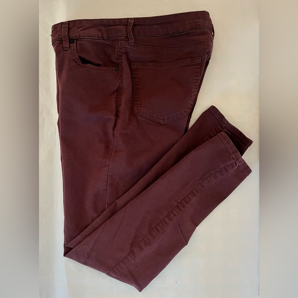 Old Navy Mid Rise Rock Star Jeans Pants Size 8 Burgundy Cranberry Wildgarn
